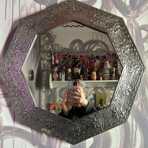 Vintage Mexican Tin Mirror Handcrafted - Hammered Hexagon - Picture 11 of 12